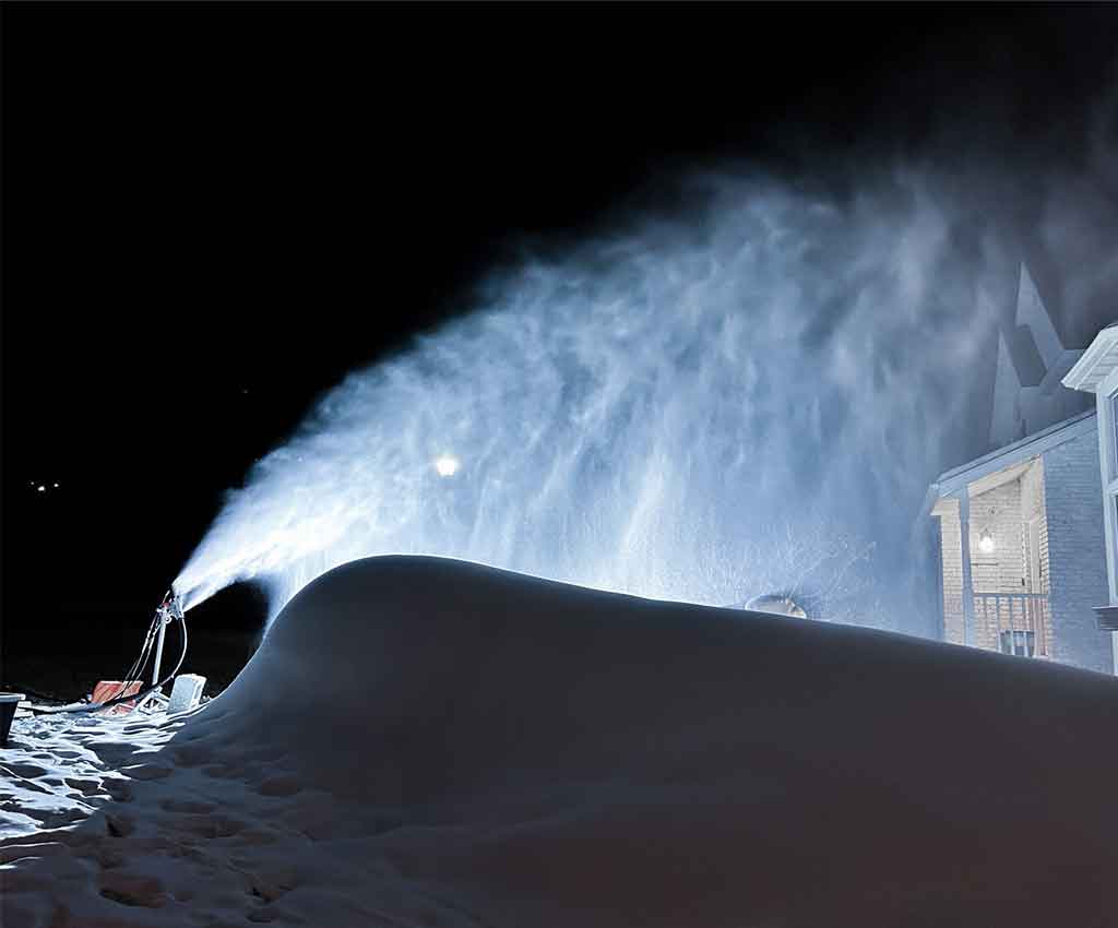 Make more snow with Backyard snowstorm snow machines